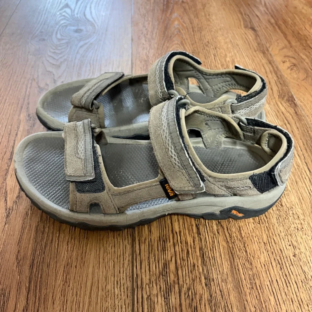 Teva Hudson Hiking Sandals Mens 8 Beige Suede Comfort Walking Shoes Adjustable